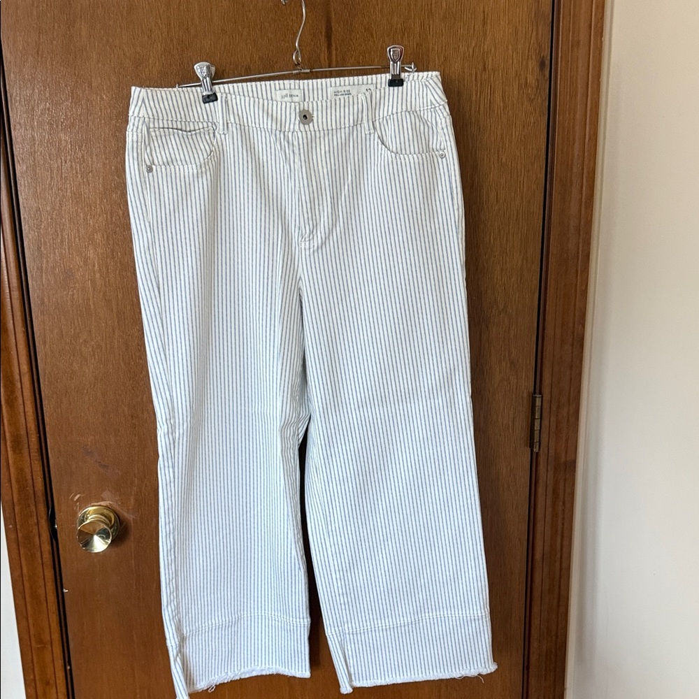 J. Jill White Denim Crops with Blue Stripes